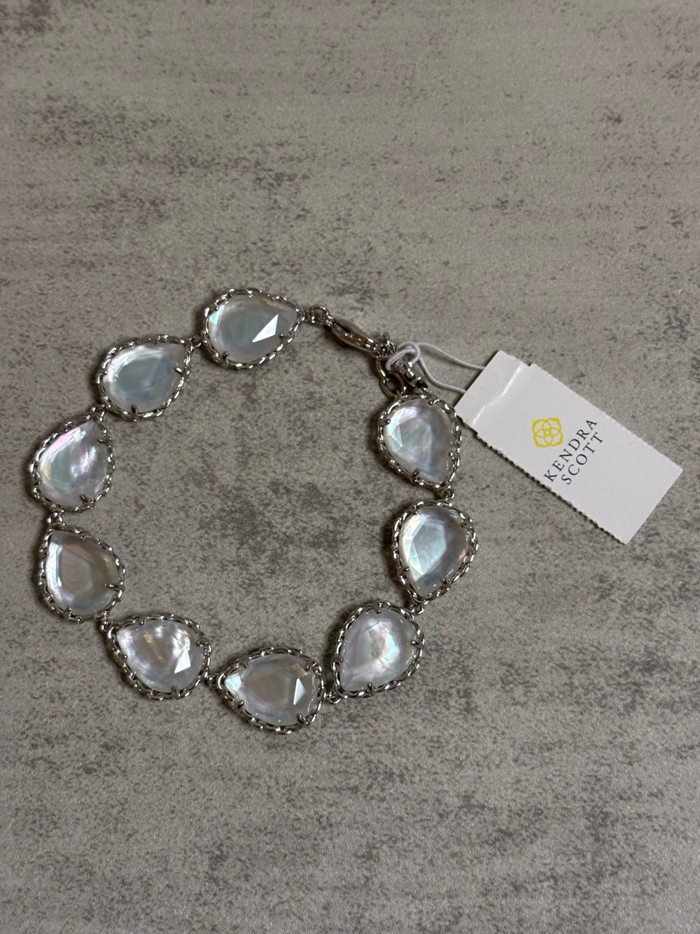 Kendra Scott Kenzie Silver Link Bracelet in Ivory Mother of Pearl